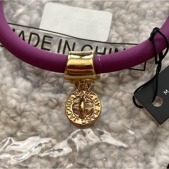 NEW Marc by Marc Jacobs Purple Bracelet with Small Circular Gold Charm NWT - Picture 2 of 6